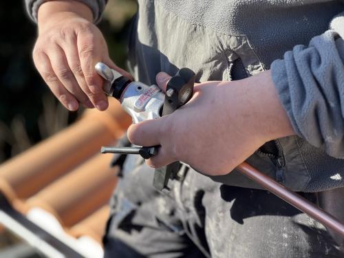 Couvreur‑zingueur pour rénovation extérieure - Charente maritime : réparation de toiture, étanchéité, zinguerie et entretien. Artisans qualifiés à votre service. Demandez un devis personnalisé avec Comptoir des Artisans